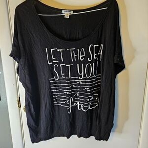 Old Navy Women's Size Medium Tee